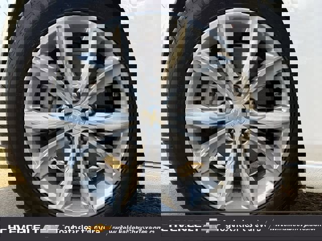 Used 2024 Chevrolet Malibu LT image 10