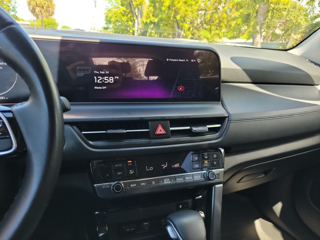 Certified 2024 Kia Seltos EX FWD image 22