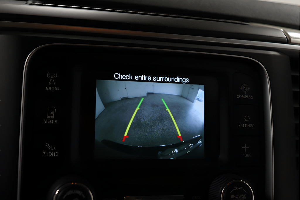 Used 2018 RAM 1500 Classic SLT AWD/4WD image 18