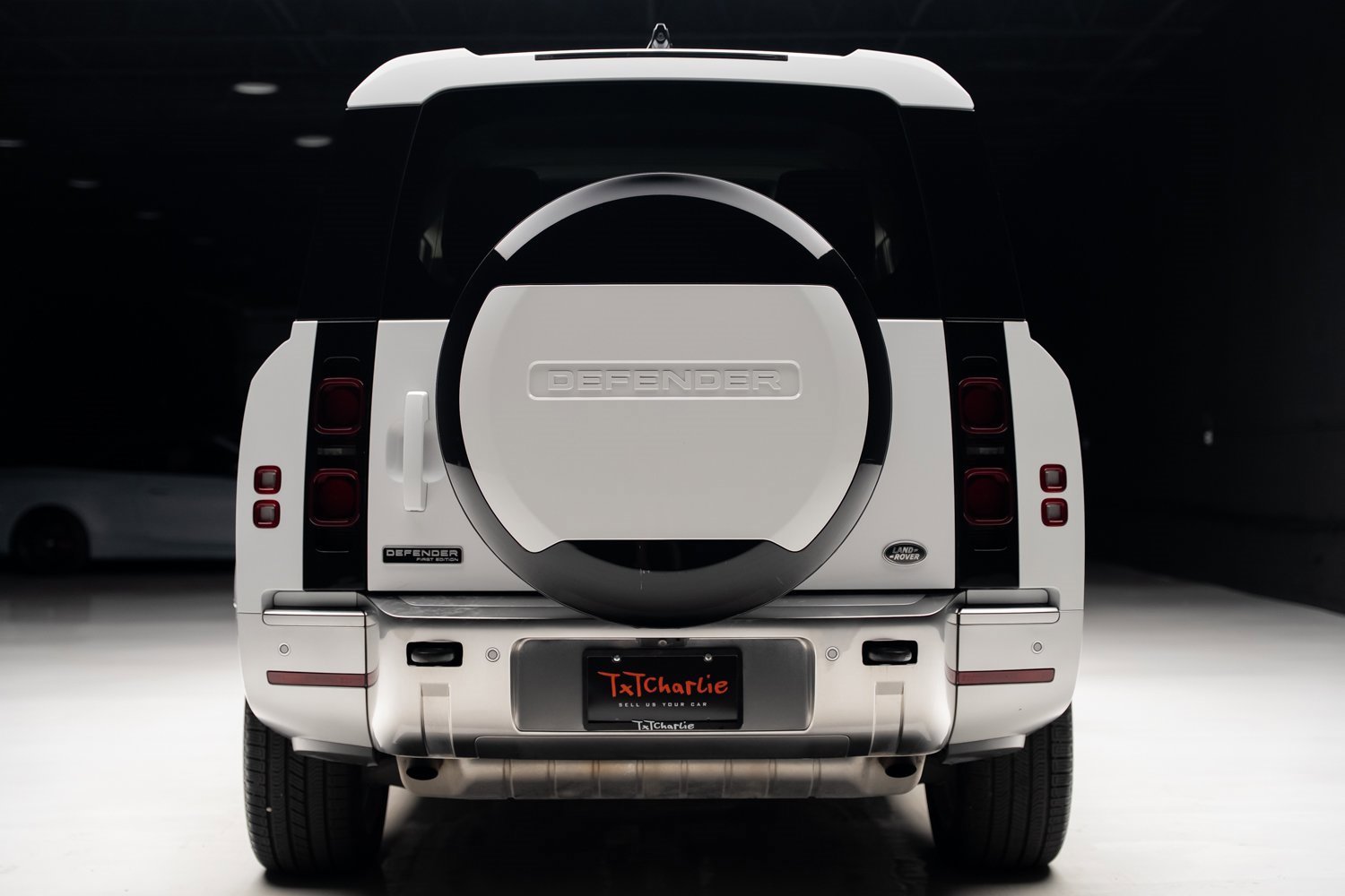 Used 2023 Land Rover Defender 130 First Edition image 28