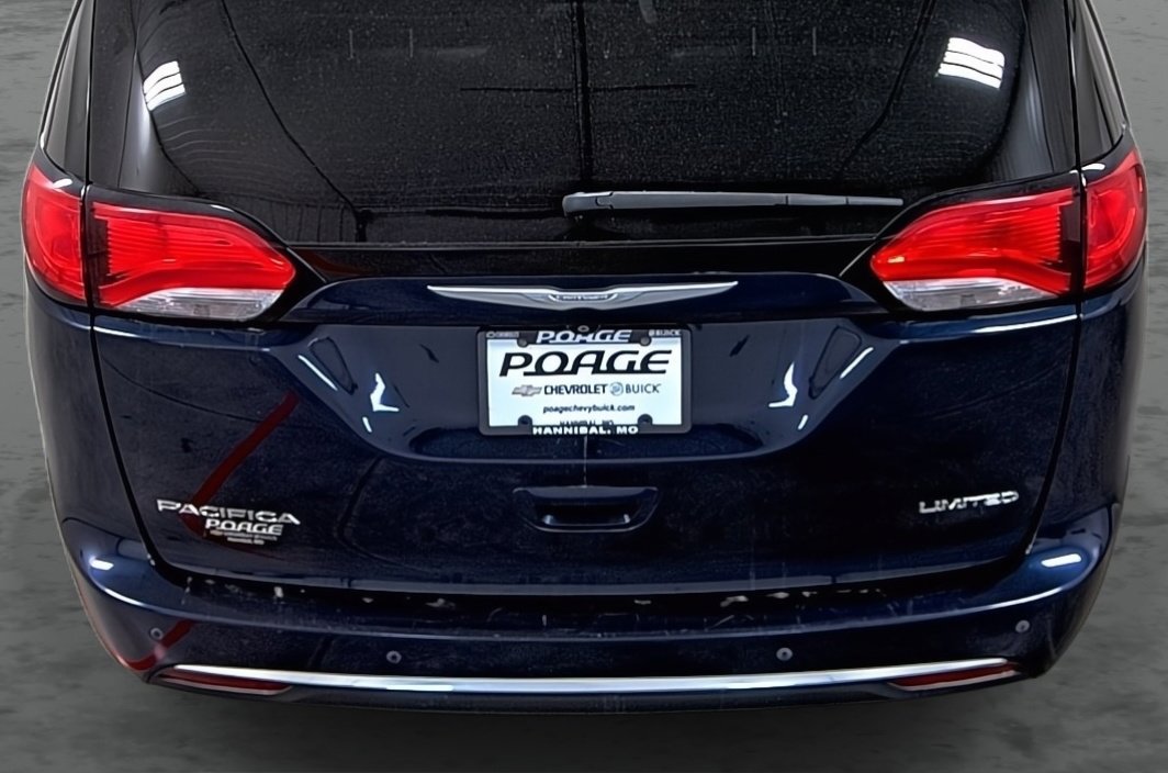 Used 2017 Chrysler Pacifica Limited w/ UConnect Theater Package image 11