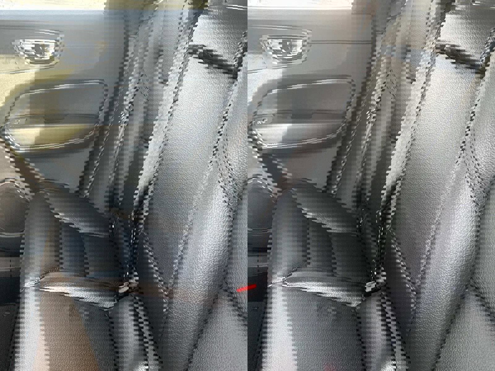 Certified 2023 Volvo XC60 B5 Plus w/ Climate Package image 13