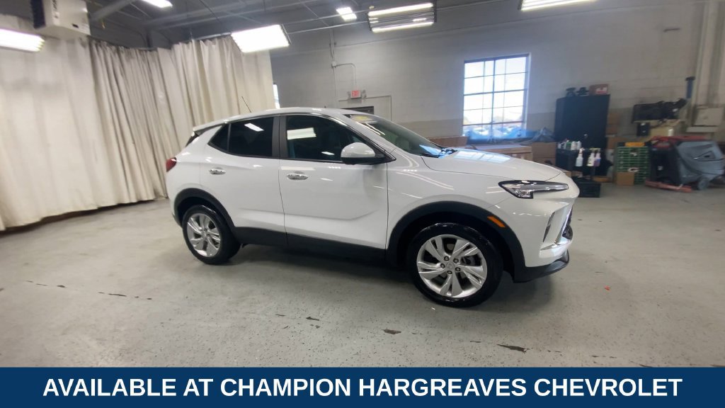 Certified 2024 Buick Encore GX Preferred w/ Comfort Package FWD image 2