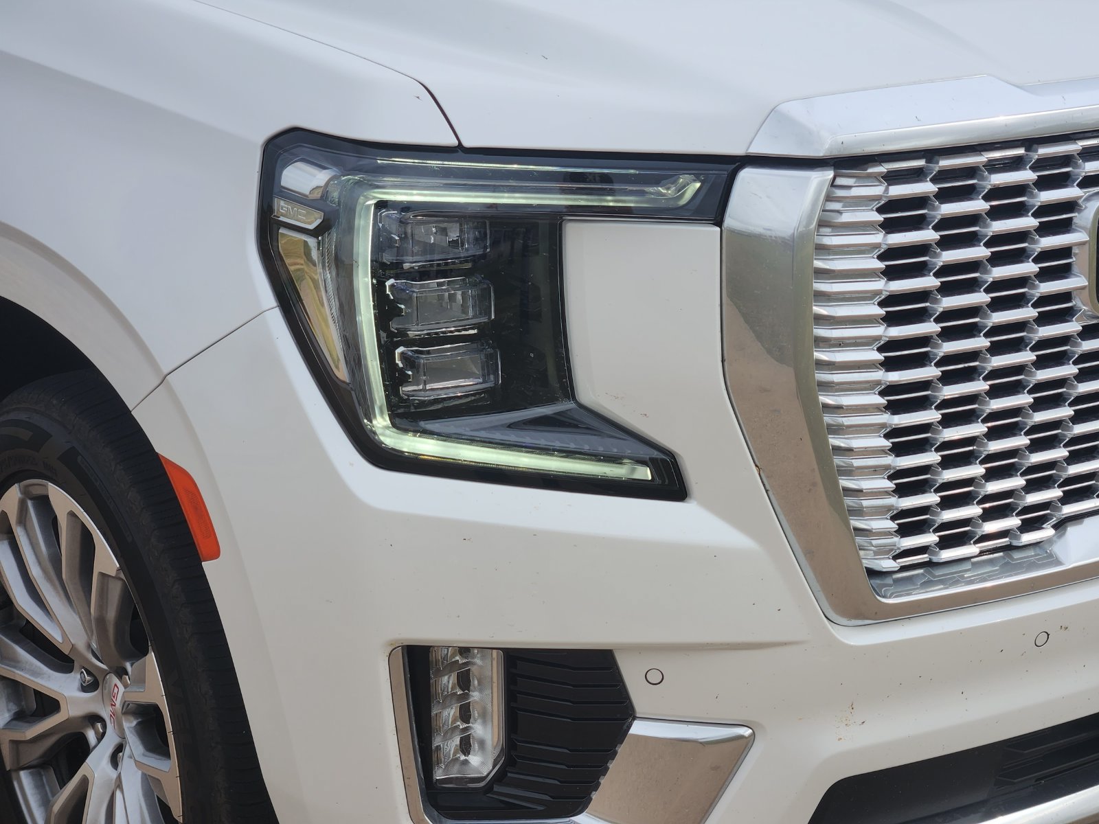 Used 2022 GMC Yukon Denali RWD image 11