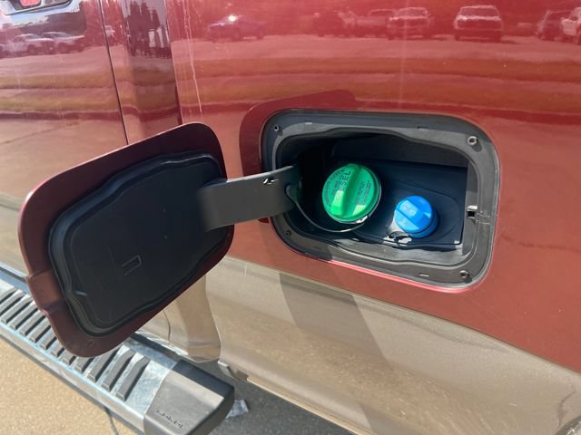 Used 2017 Ford F250 Lariat w/ Chrome Package AWD/4WD image 40