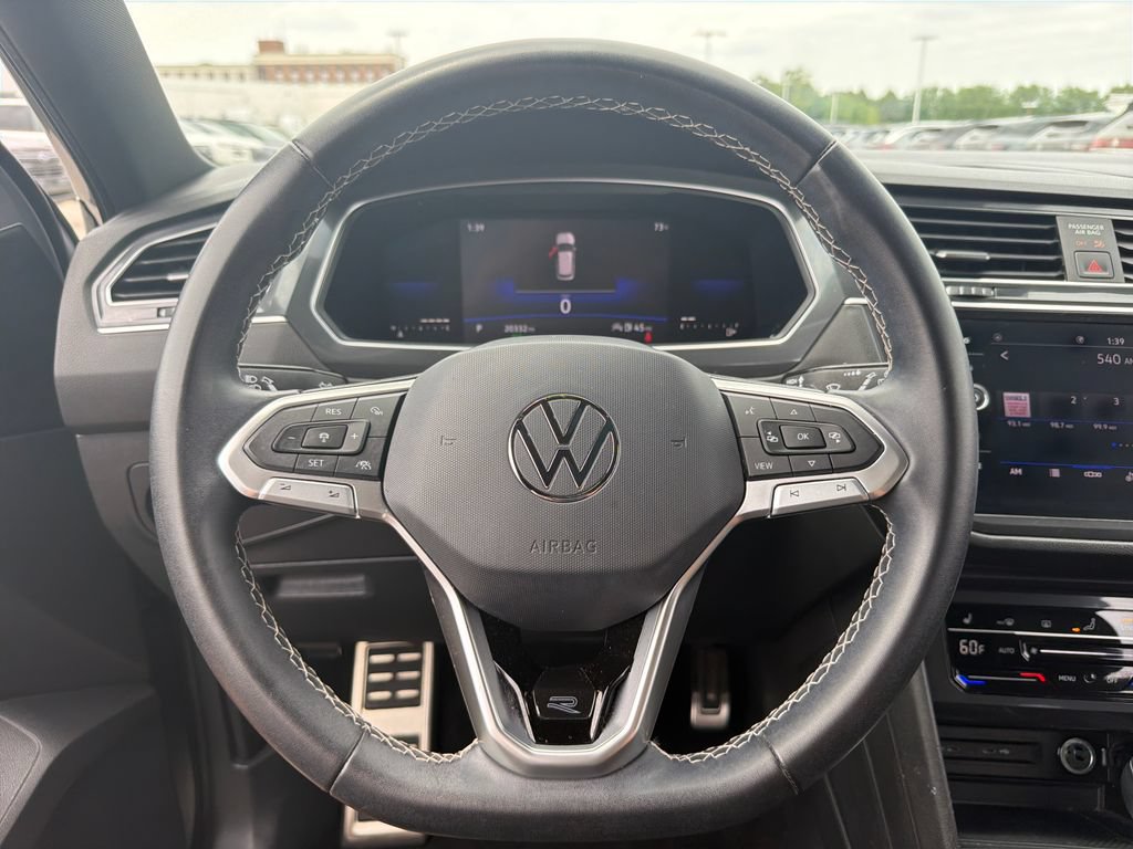 Certified 2023 Volkswagen Tiguan SE R-Line FWD image 11