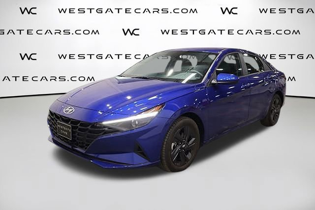 Used 2023 Hyundai Elantra SEL w/ Preferred Accessory Package image 1