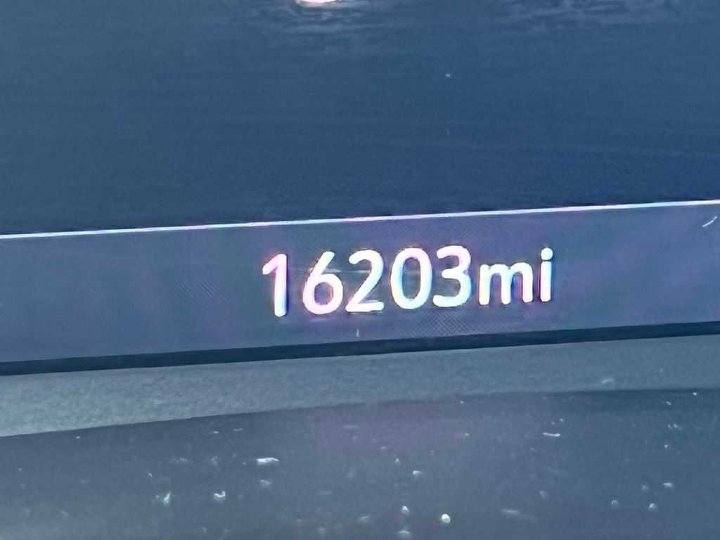 Used 2025 Chevrolet Blazer LT image 23