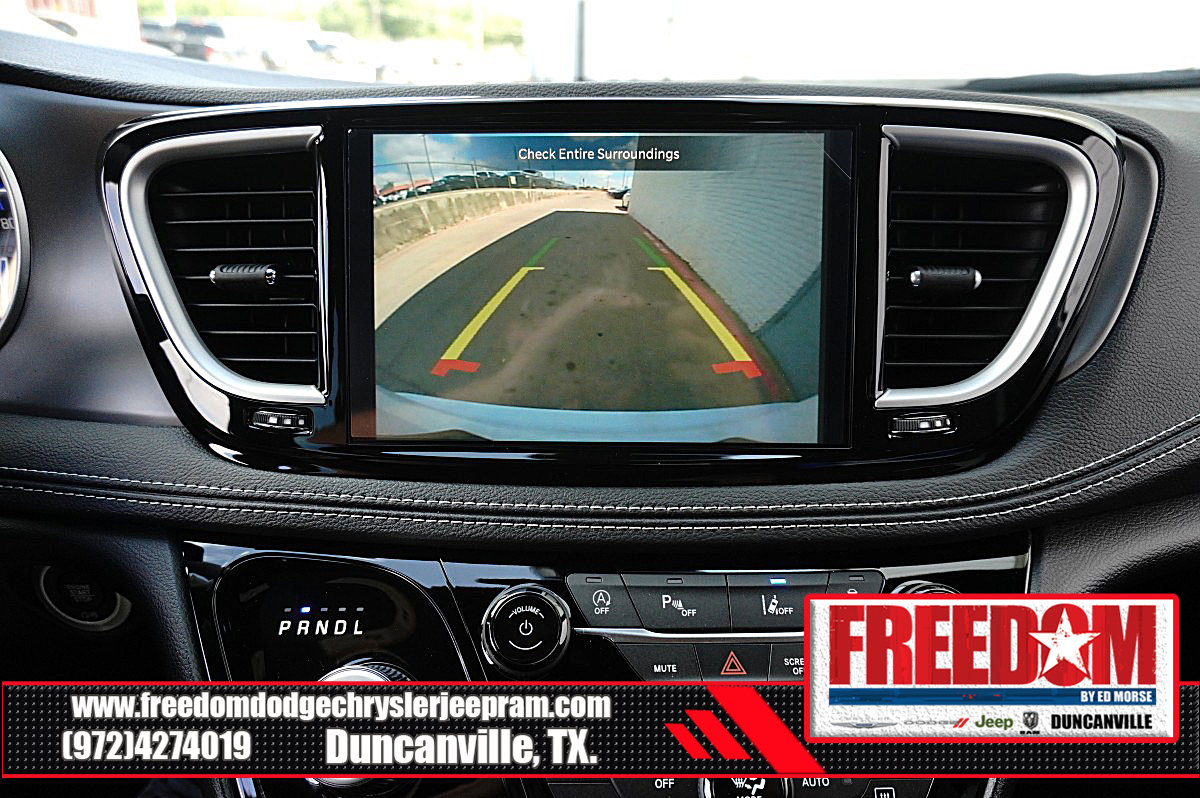 New 2027 Chrysler Pacifica Select w/ Family Tech Group FWD image 21