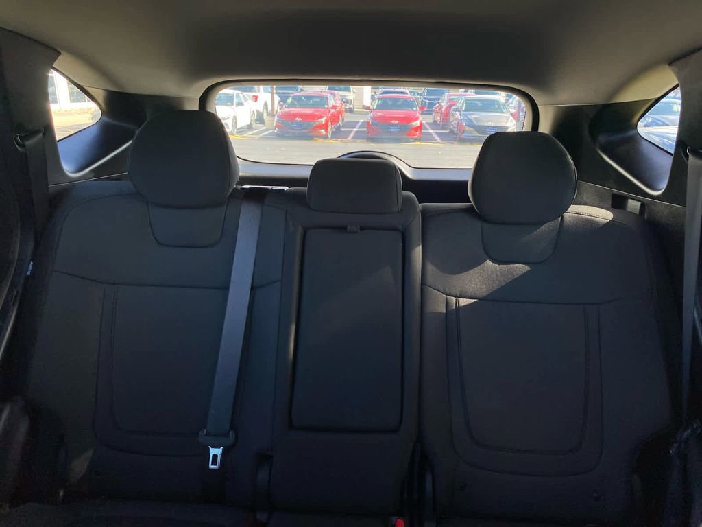 Certified 2025 Hyundai Tucson SE image 13