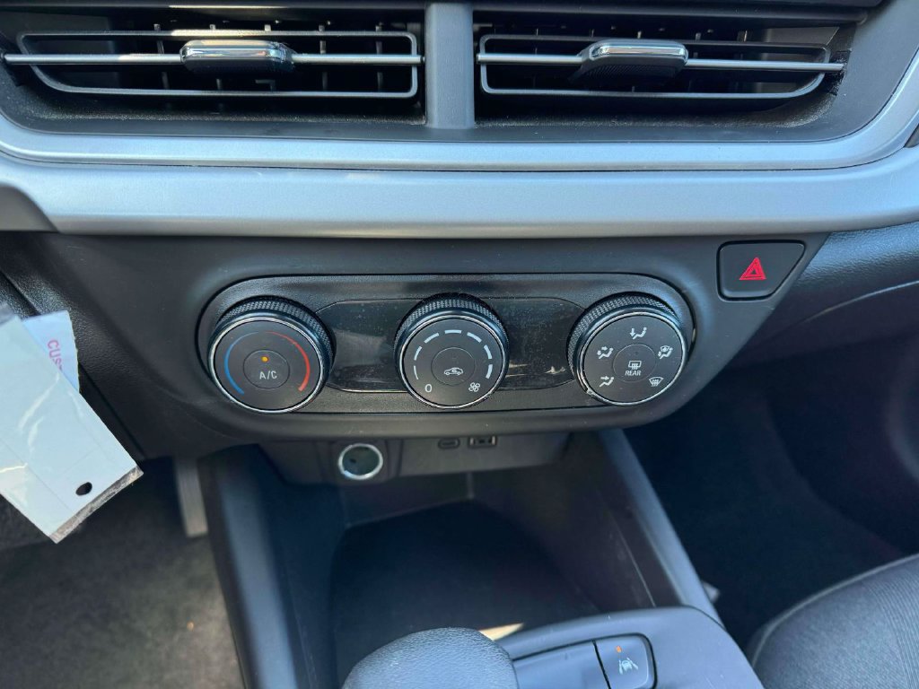 Used 2024 Chevrolet Trax LS FWD image 29