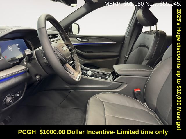 New 2025 Jeep Grand Cherokee Overland image 7