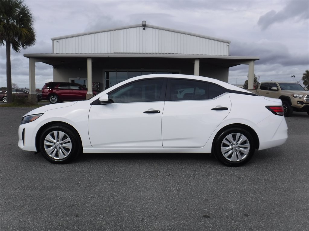 Used 2025 Nissan Sentra S image 1