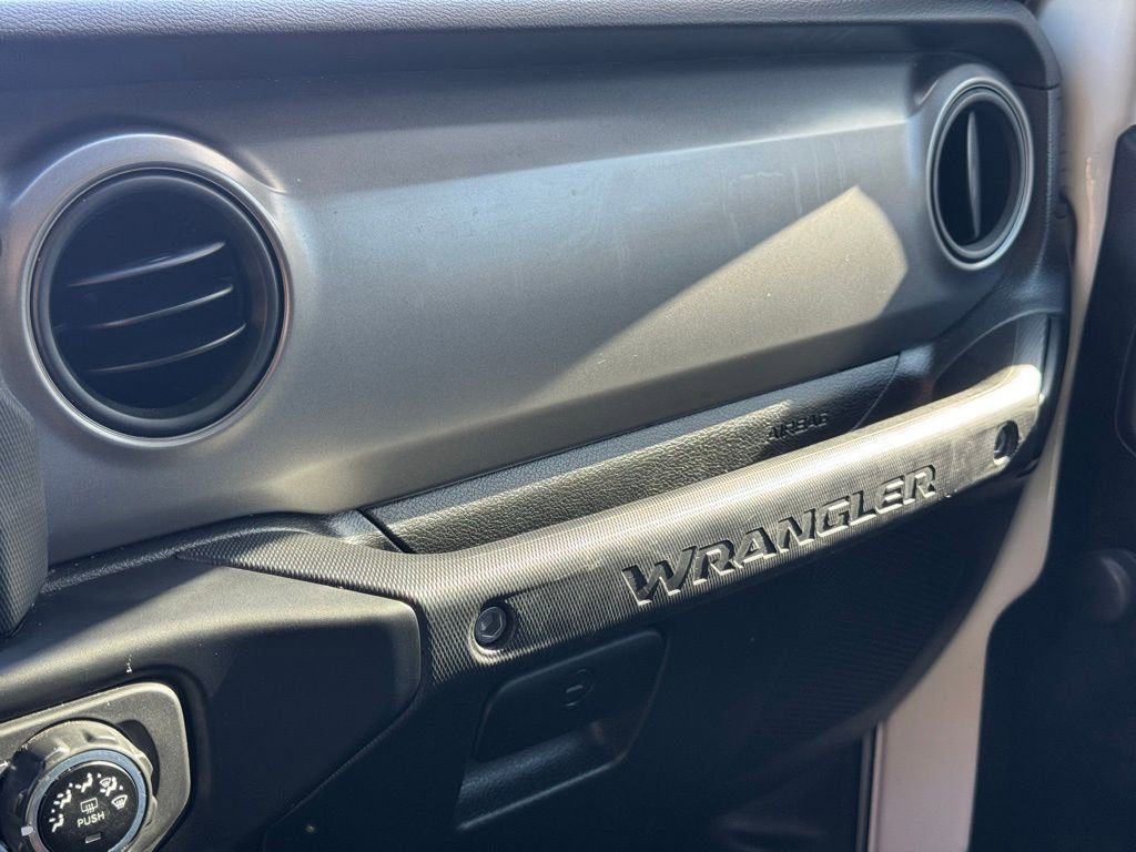 Used 2021 Jeep Wrangler Sport image 27