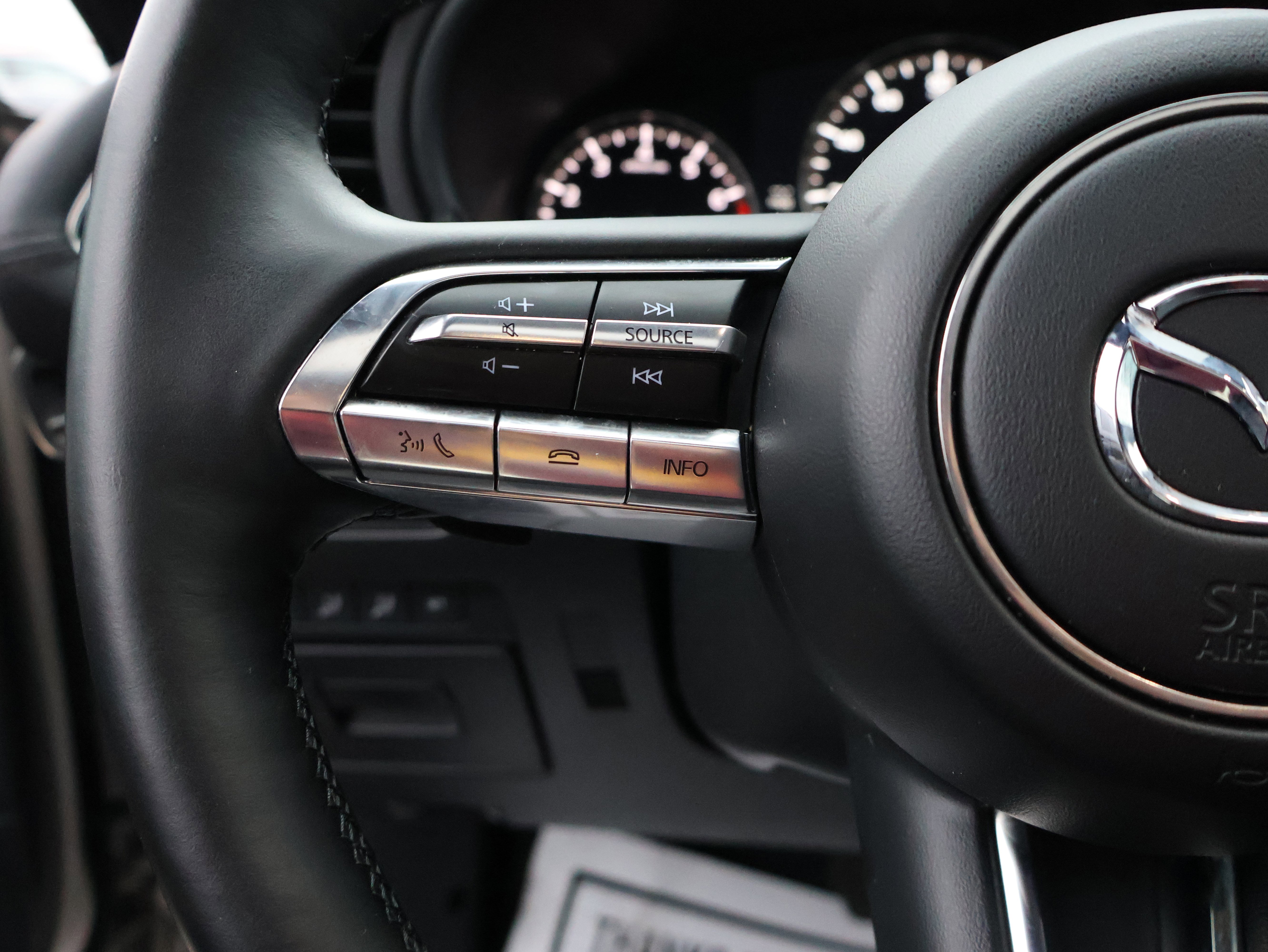 Used 2023 MAZDA MAZDA3 Hatchback w/ Appearance Package image 31