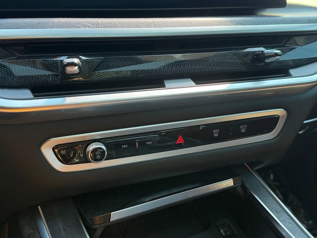 Used 2023 BMW X7 xDrive40i w/ Executive Package image 20