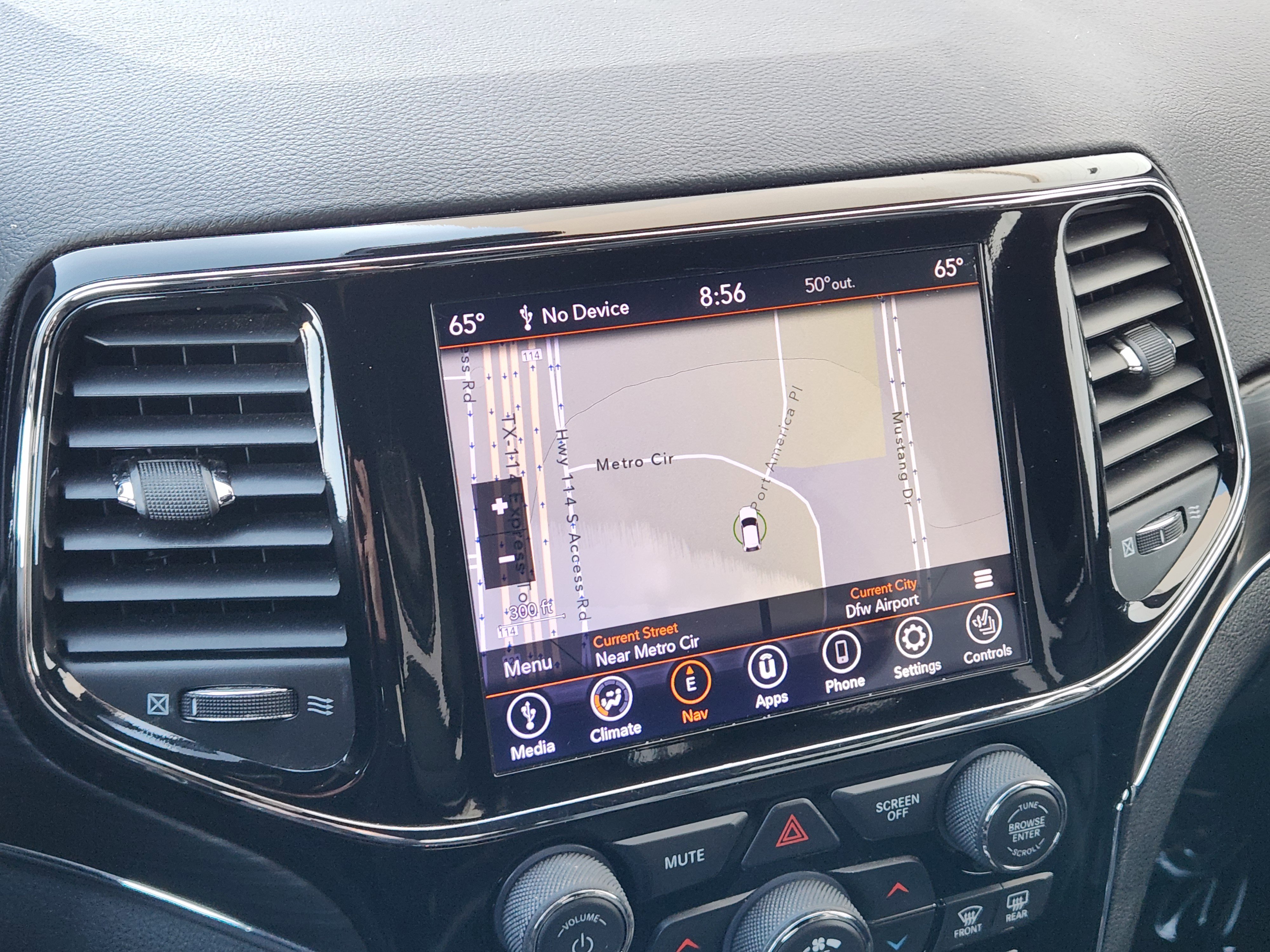 Used 2020 Jeep Grand Cherokee Limited image 17