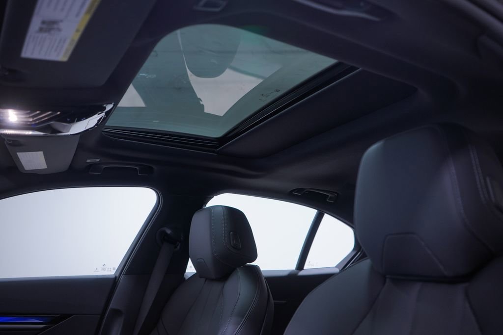 New 2026 BMW i5 eDrive40 w/ M Sport Package image 8