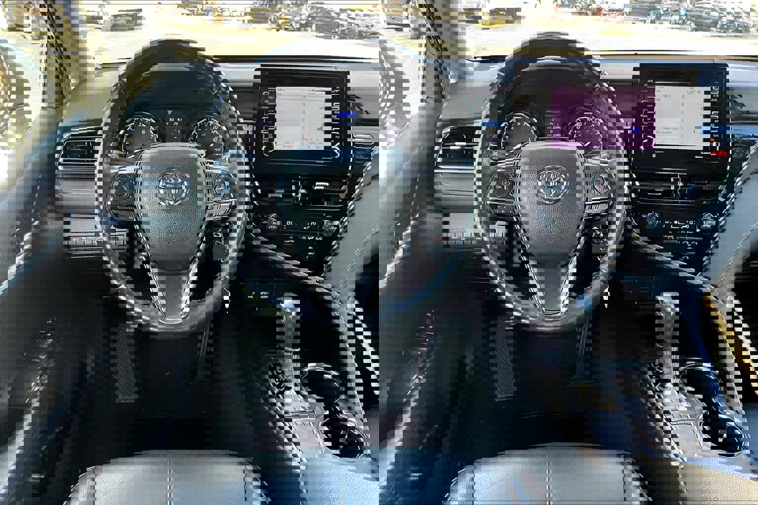 Used 2023 Toyota Camry SE image 5