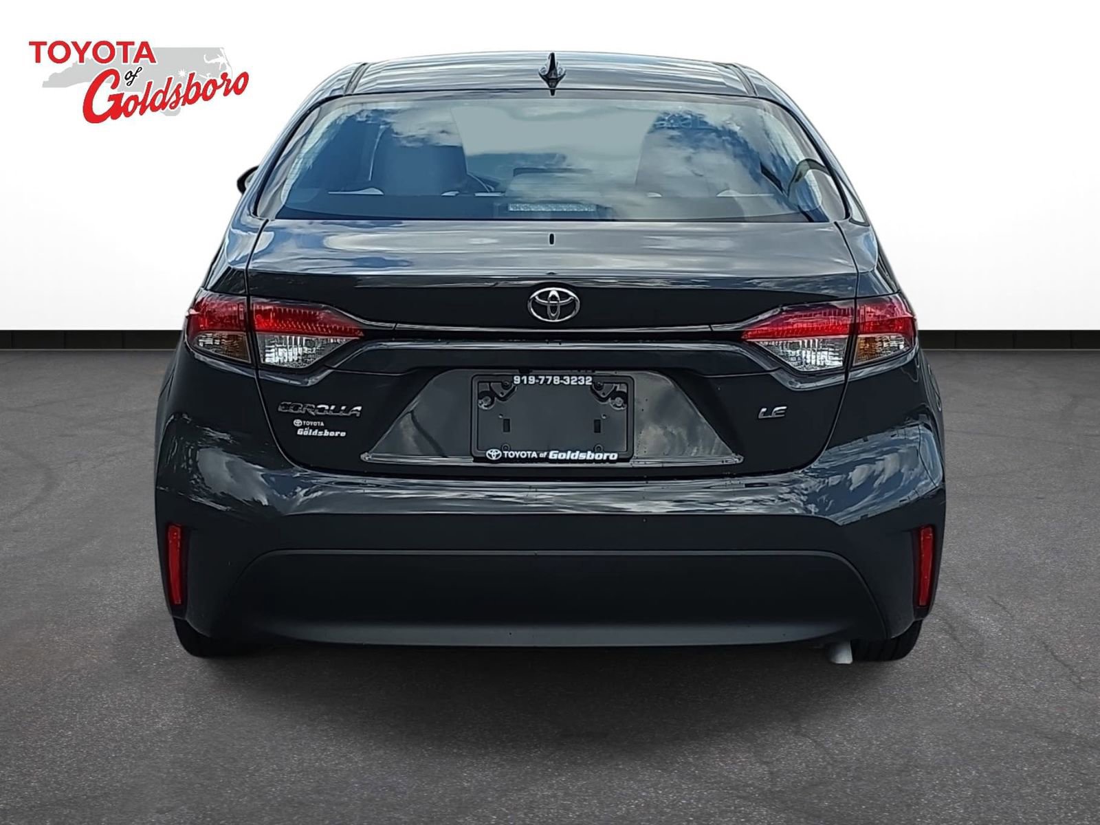 Used 2024 Toyota Corolla LE FWD image 6