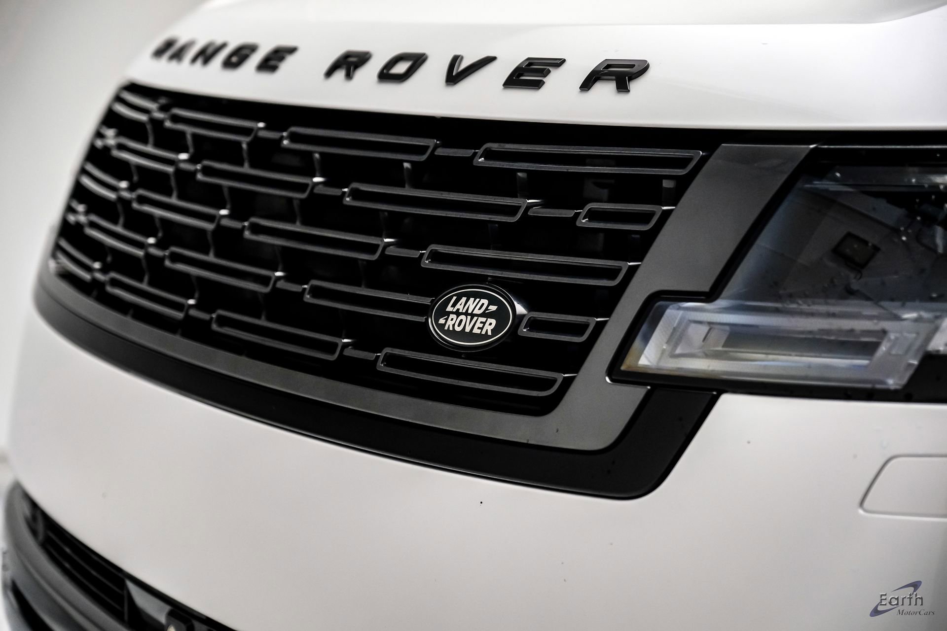 Used 2023 Land Rover Range Rover SE image 32