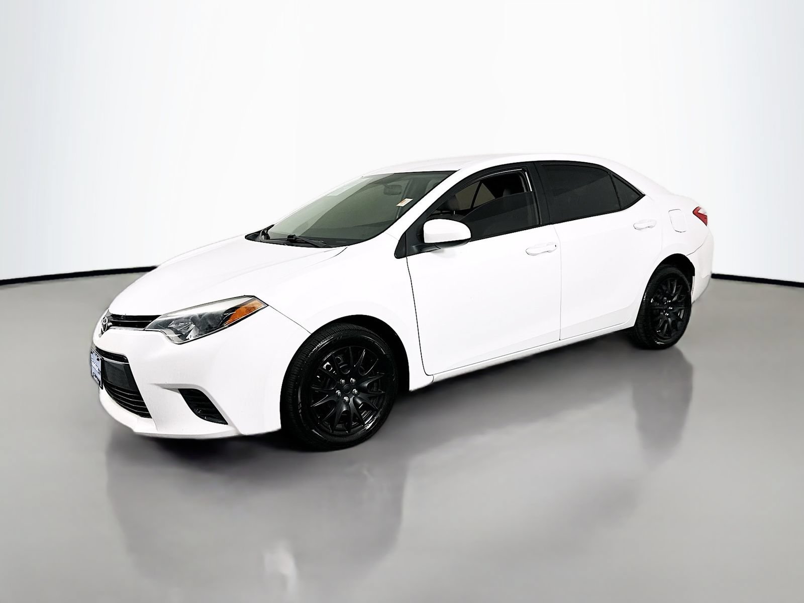 Used 2015 Toyota Corolla LE FWD image 4
