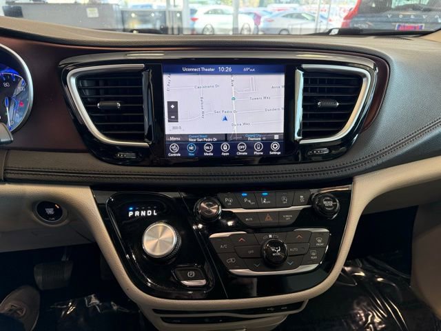 Used 2018 Chrysler Pacifica Limited w/ Tire & Wheel Group image 16