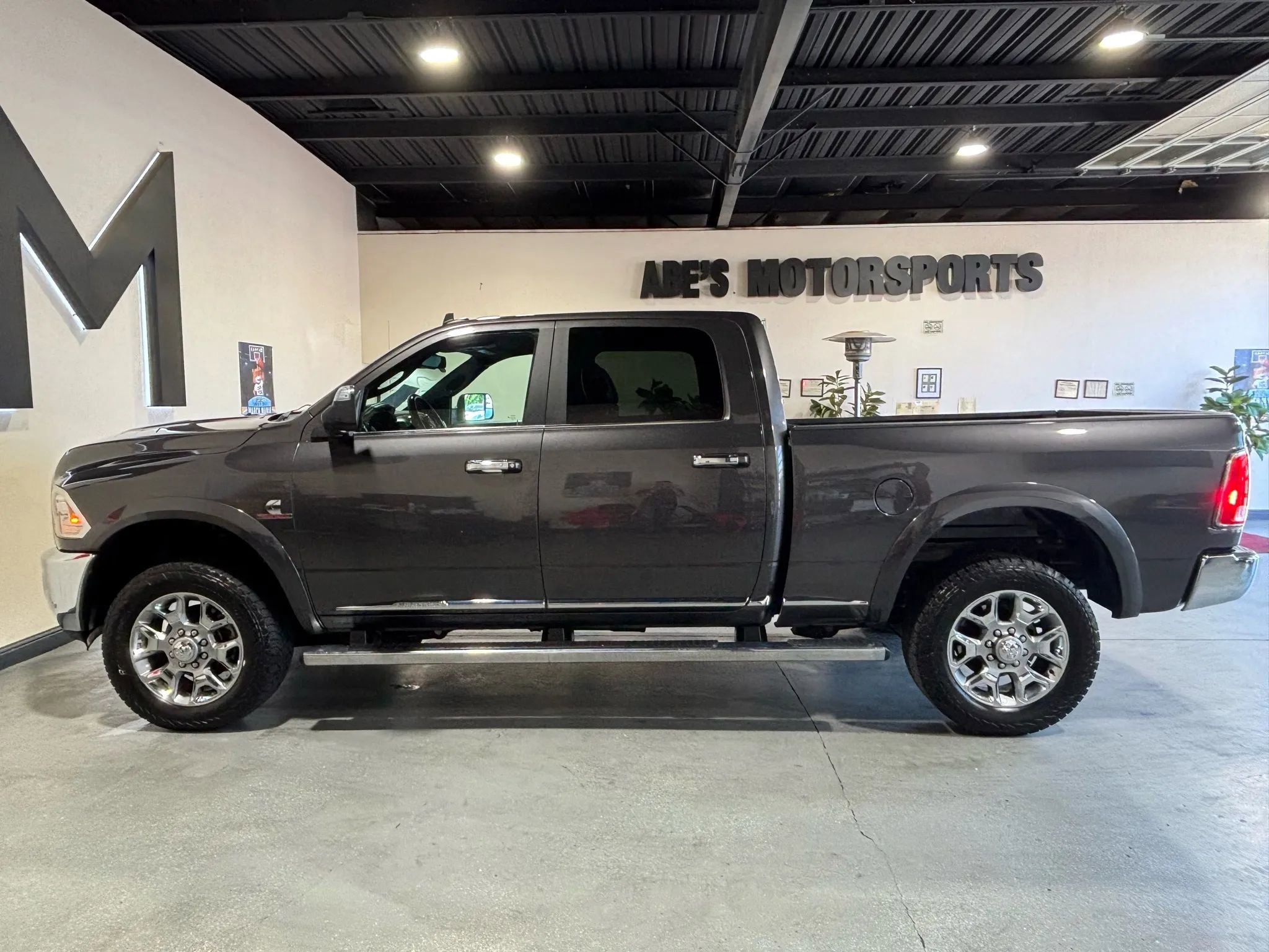 Used 2016 RAM 2500 Limited image 8