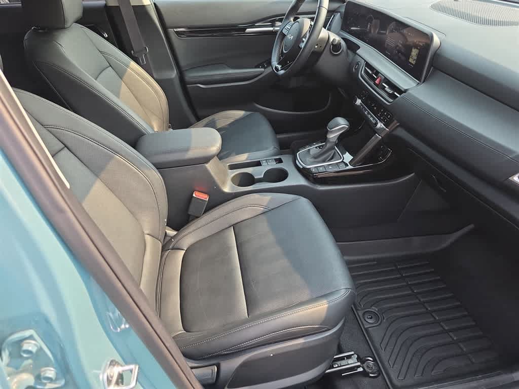 Used 2025 Kia Seltos SX AWD/4WD image 12