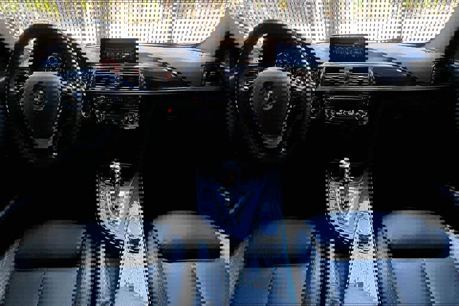 Used 2017 BMW 330e image 15