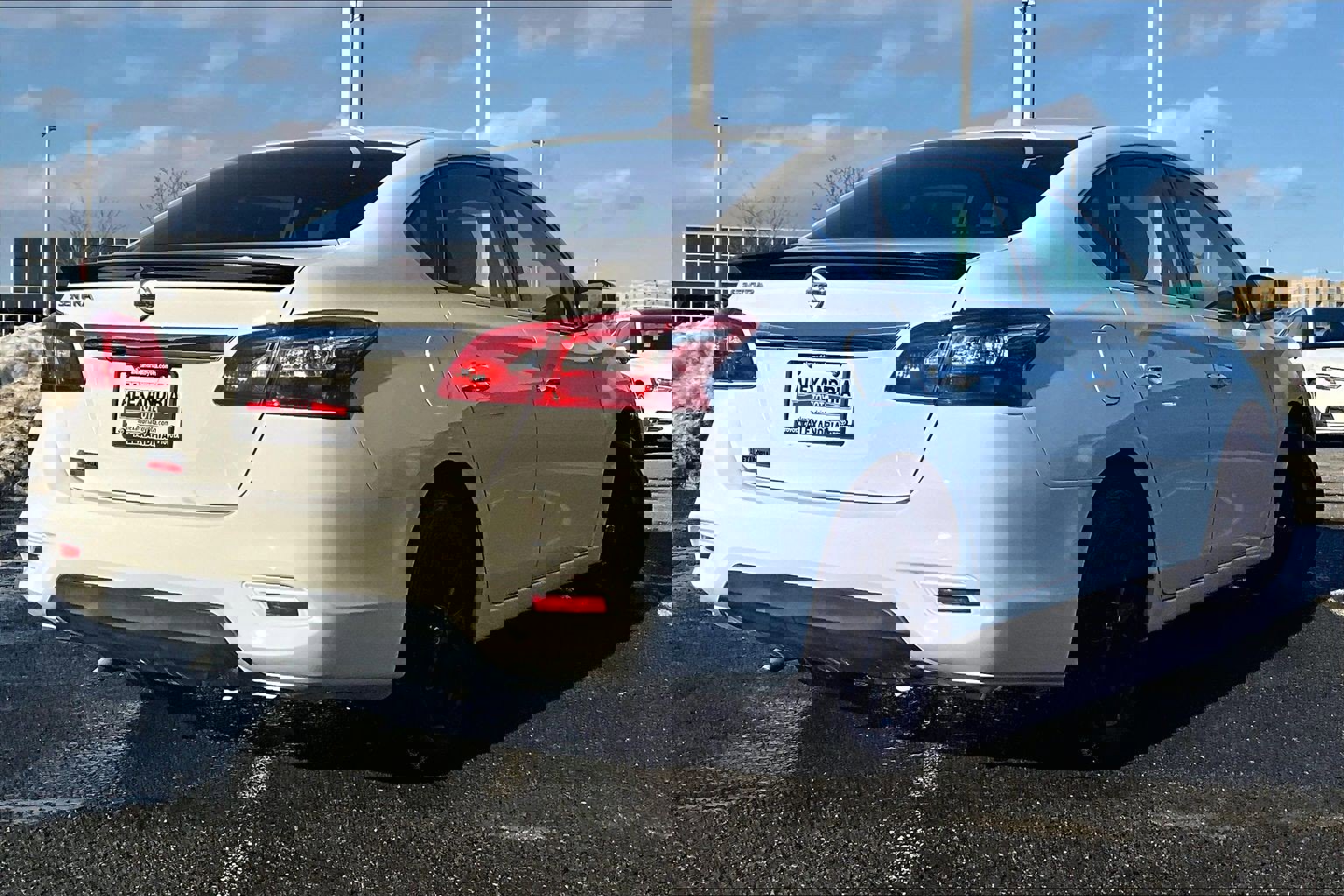 Used 2018 Nissan Sentra S w/ S Midnight Style Package image 11