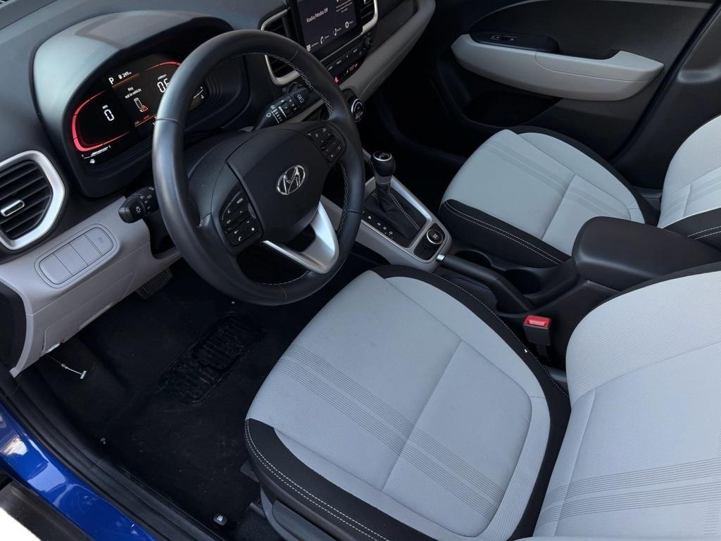 Certified 2025 Hyundai Venue SEL image 13