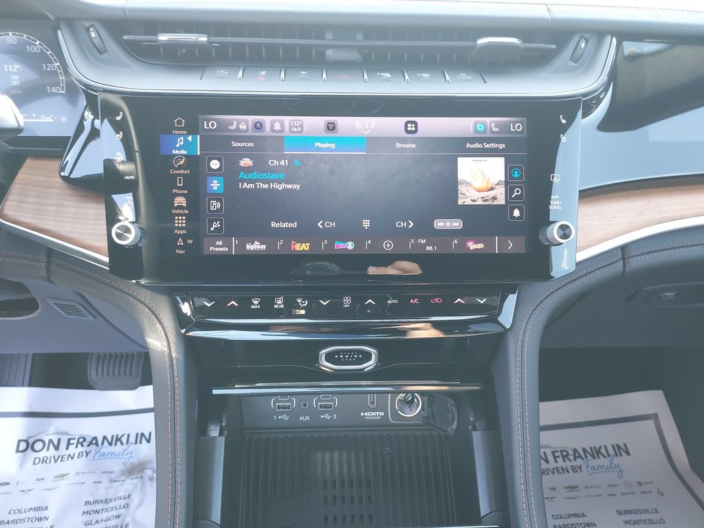 New 2026 Jeep Grand Cherokee Summit w/ Obsidian Package AWD/4WD image 18
