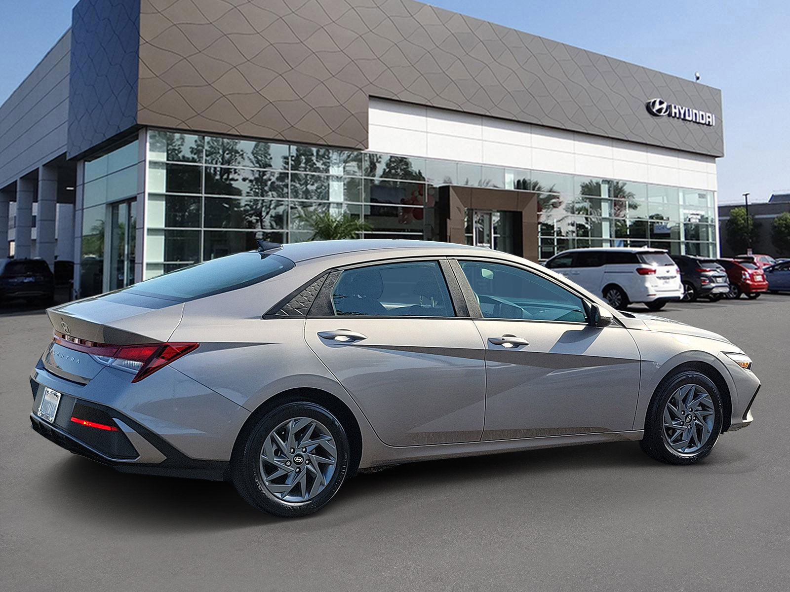 Certified 2024 Hyundai Elantra SEL FWD image 2
