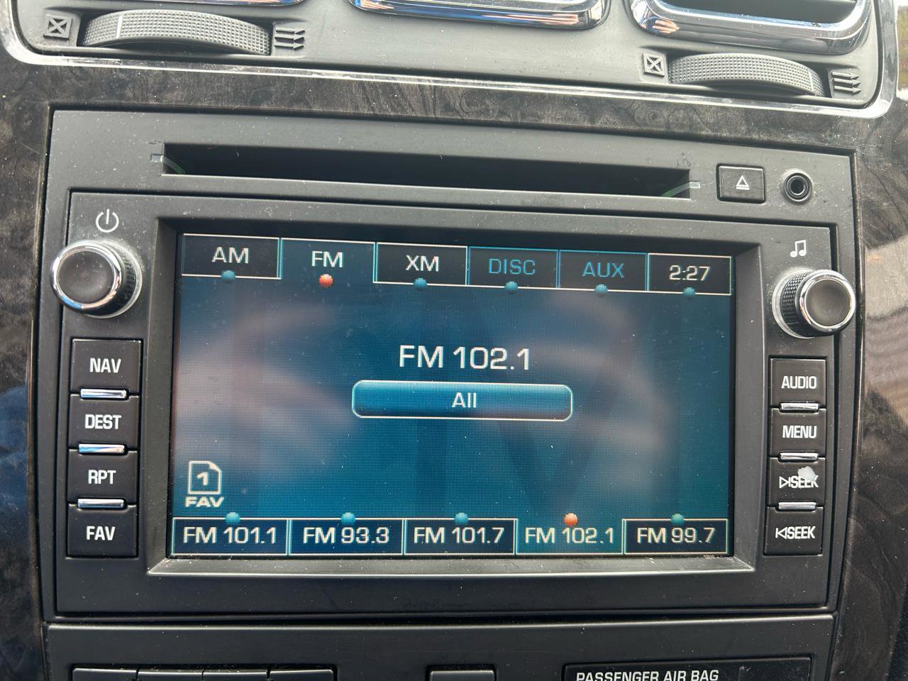 Used 2011 GMC Acadia Denali image 23