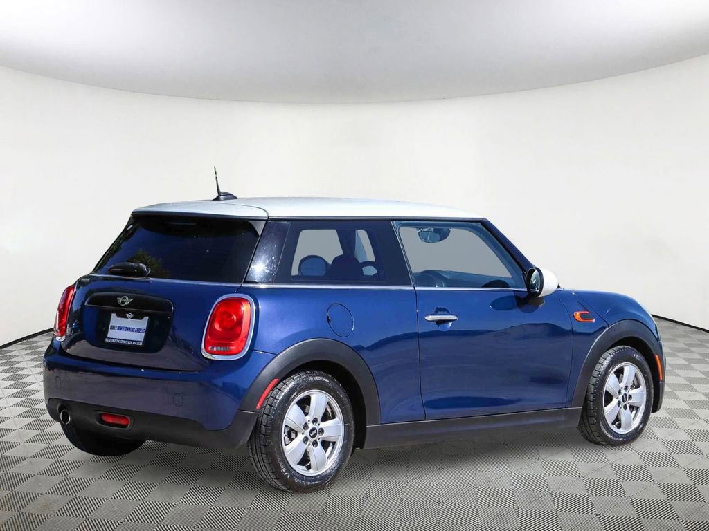 Used 2017 MINI Cooper 2-Door Hardtop FWD image 5