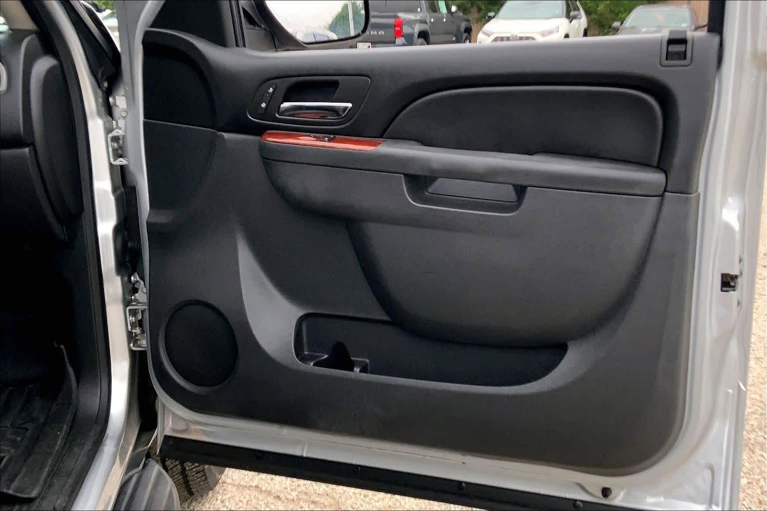 Used 2013 Chevrolet Tahoe LT w/ Texas Edition RWD image 19