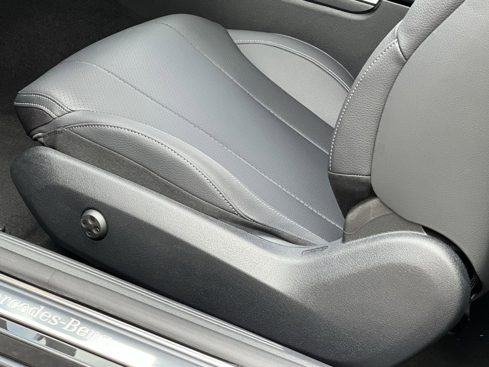 New 2026 Mercedes-Benz CLE 300 4MATIC Coupe image 12