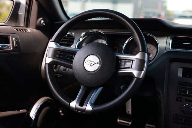 Used 2010 Ford Mustang GT Premium RWD image 31