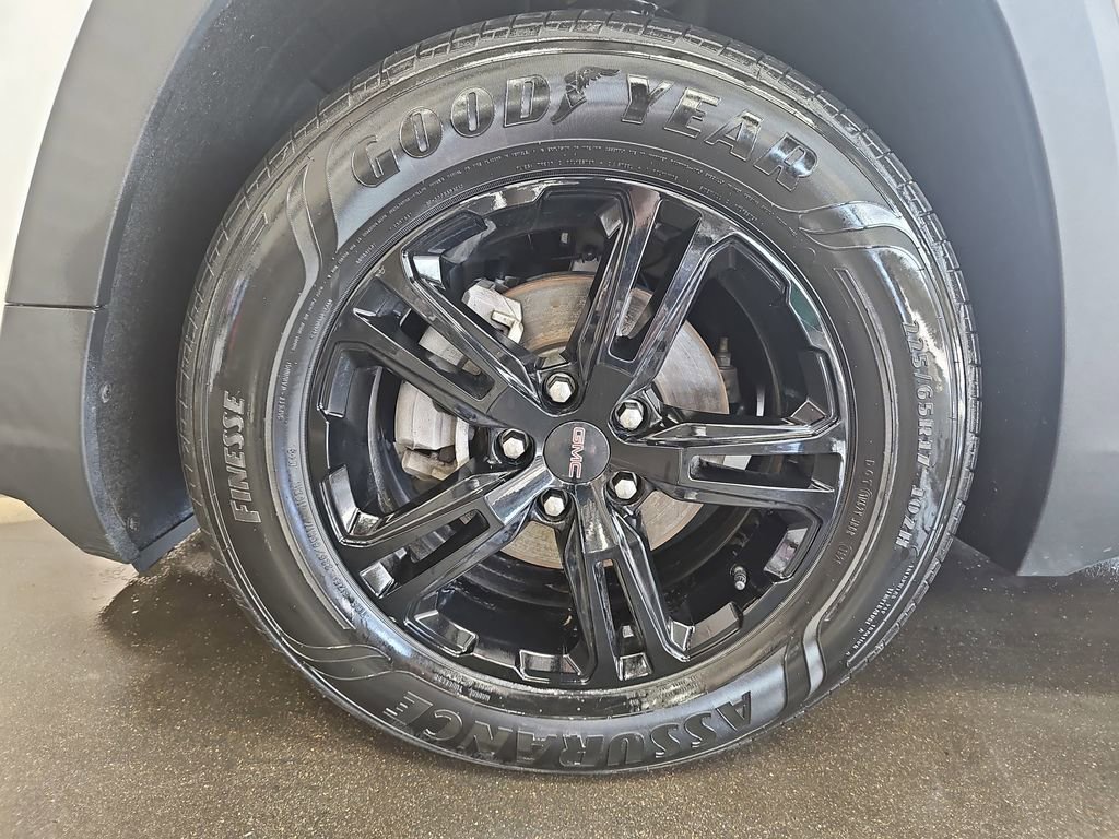 Used 2022 GMC Terrain AT4 w/ Tech Package AWD/4WD image 34