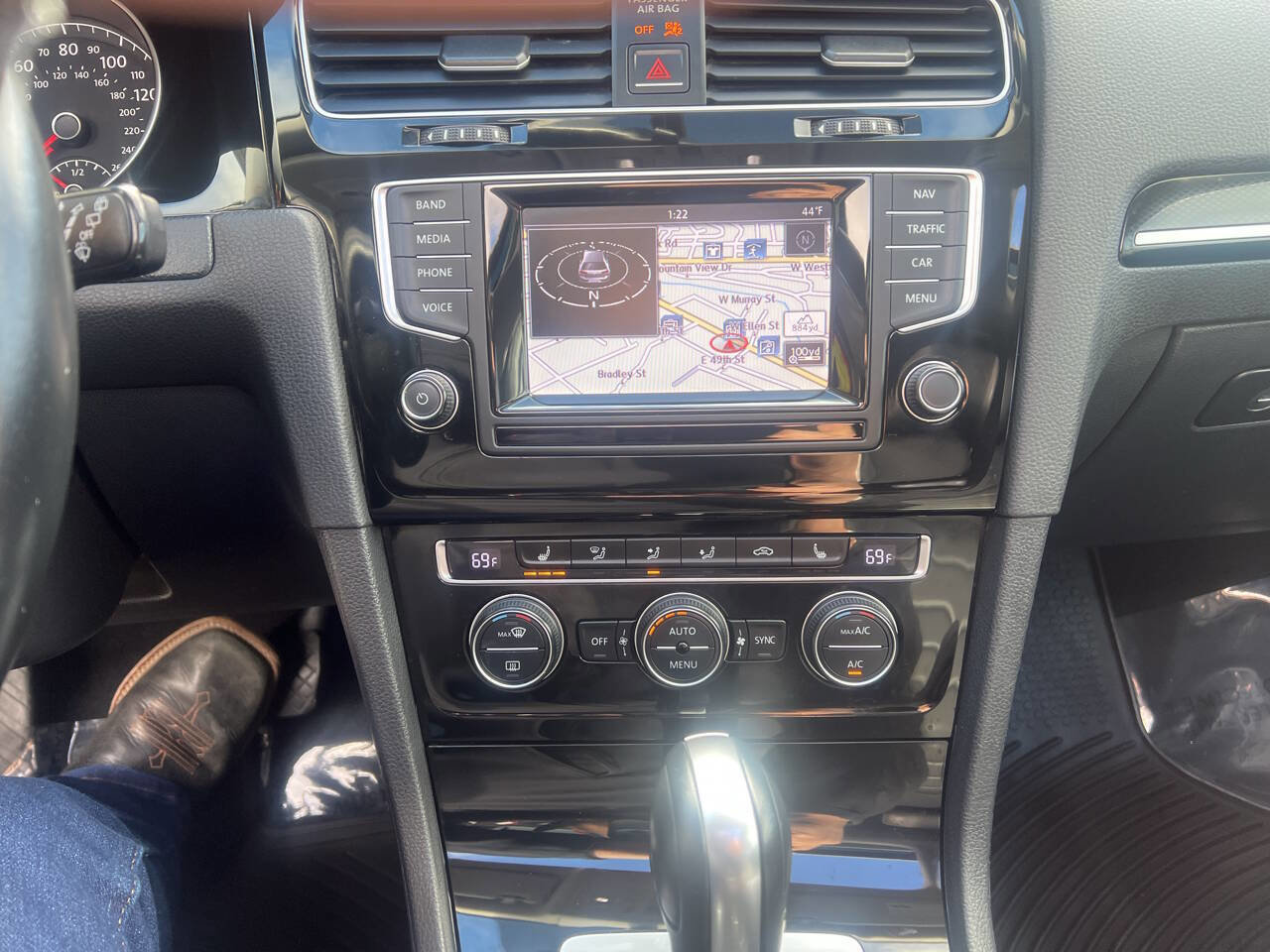 Used 2015 Volkswagen Golf SEL image 26