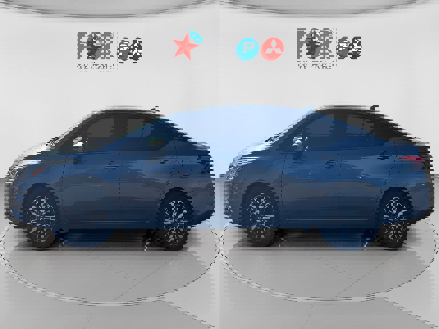 Used 2021 Nissan Versa SV image 2