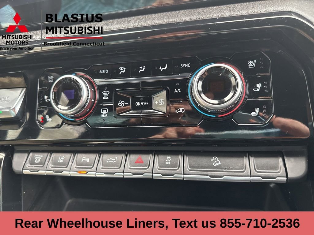 Used 2025 GMC Sierra 2500 AT4 image 34