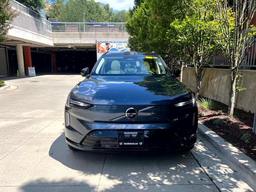 Used 2025 Volvo EX90 Plus AWD/4WD image 3