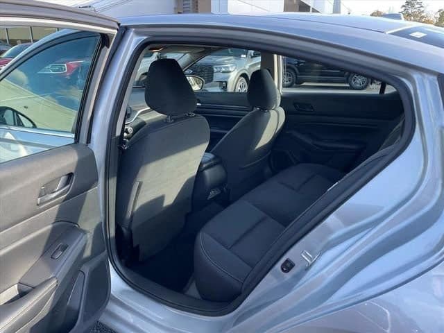 Used 2024 Nissan Altima 2.5 SV image 27