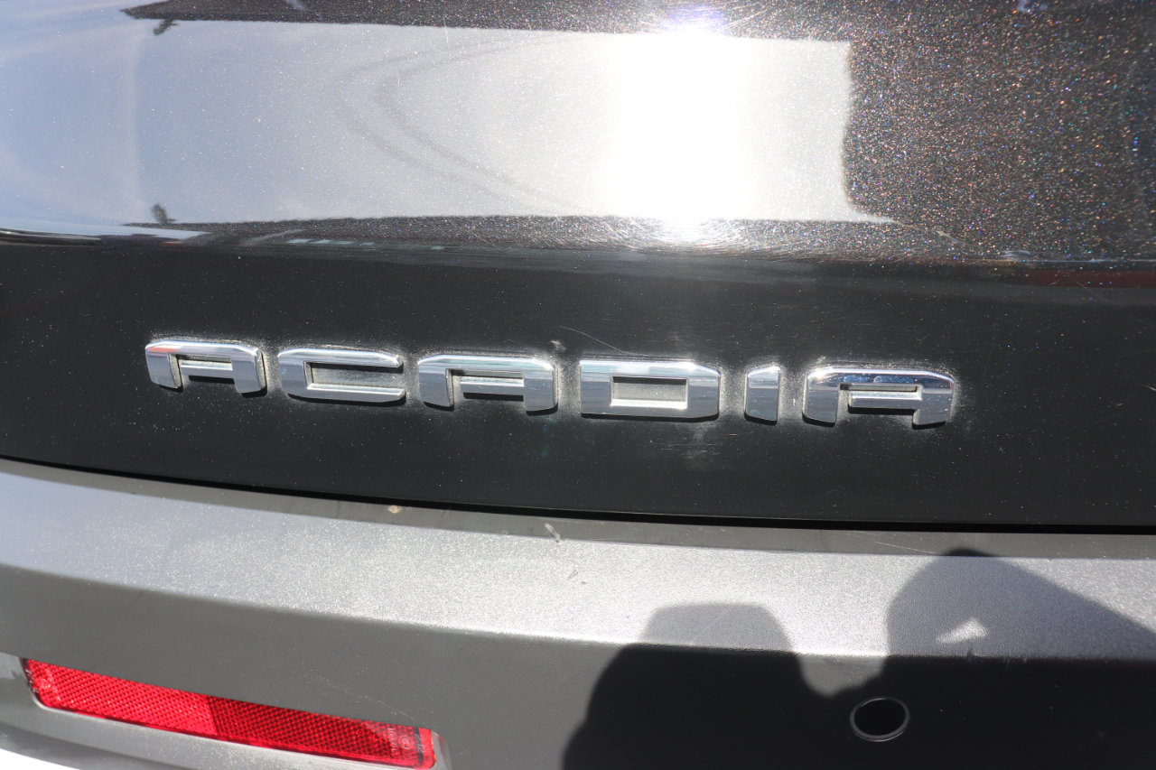 Used 2023 GMC Acadia SLT image 62