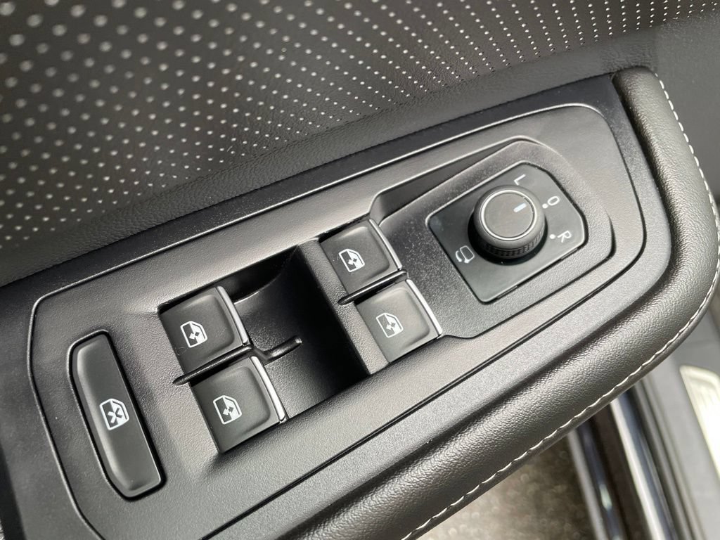 Used 2024 Volkswagen Atlas SEL Premium R-Line AWD/4WD image 10