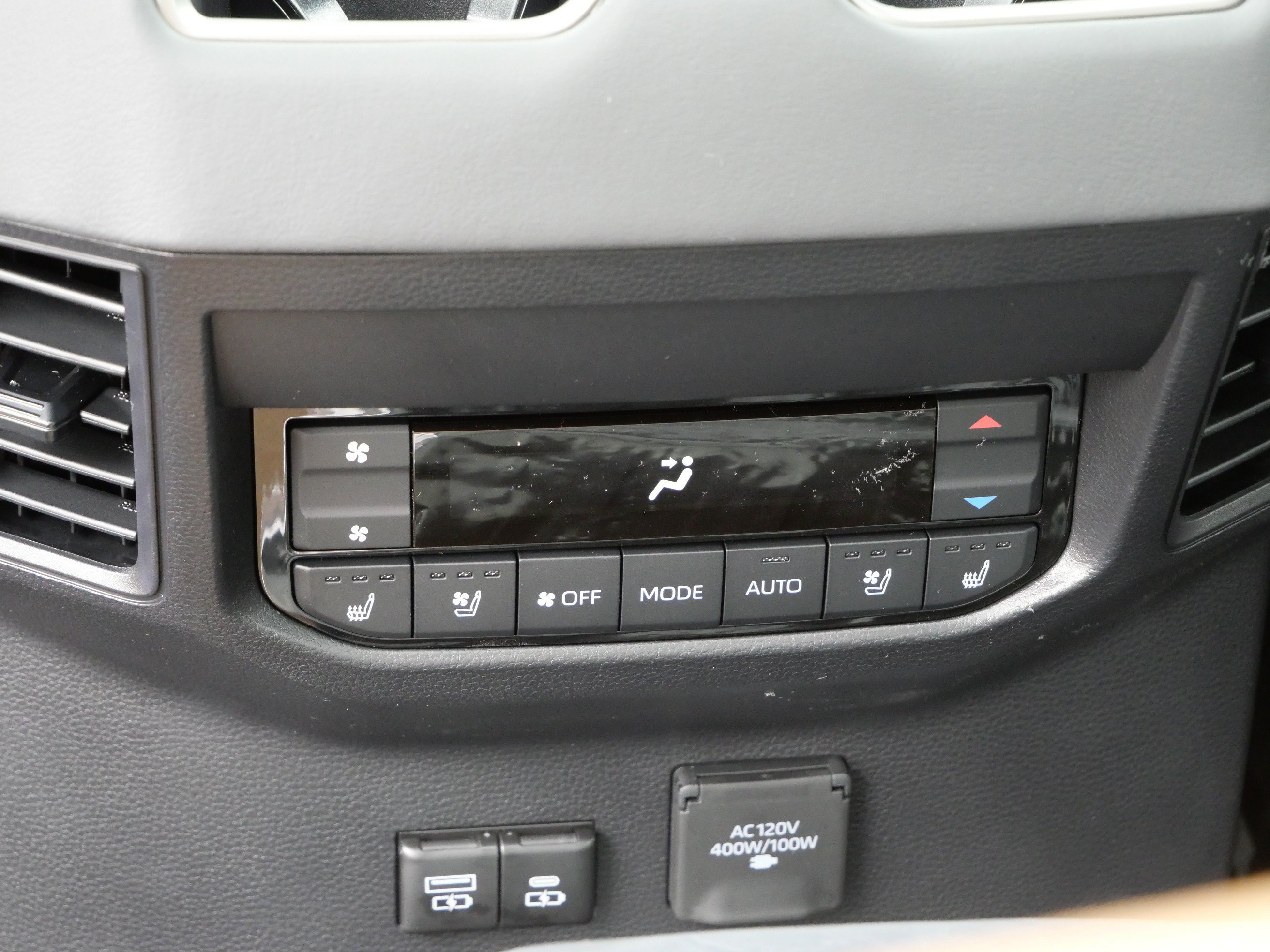 New 2026 Toyota Sequoia Platinum AWD/4WD image 11
