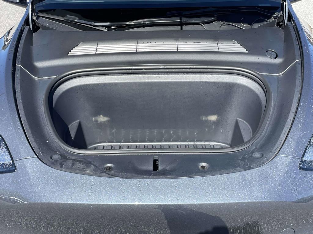 Used 2023 Tesla Model Y Long Range image 30