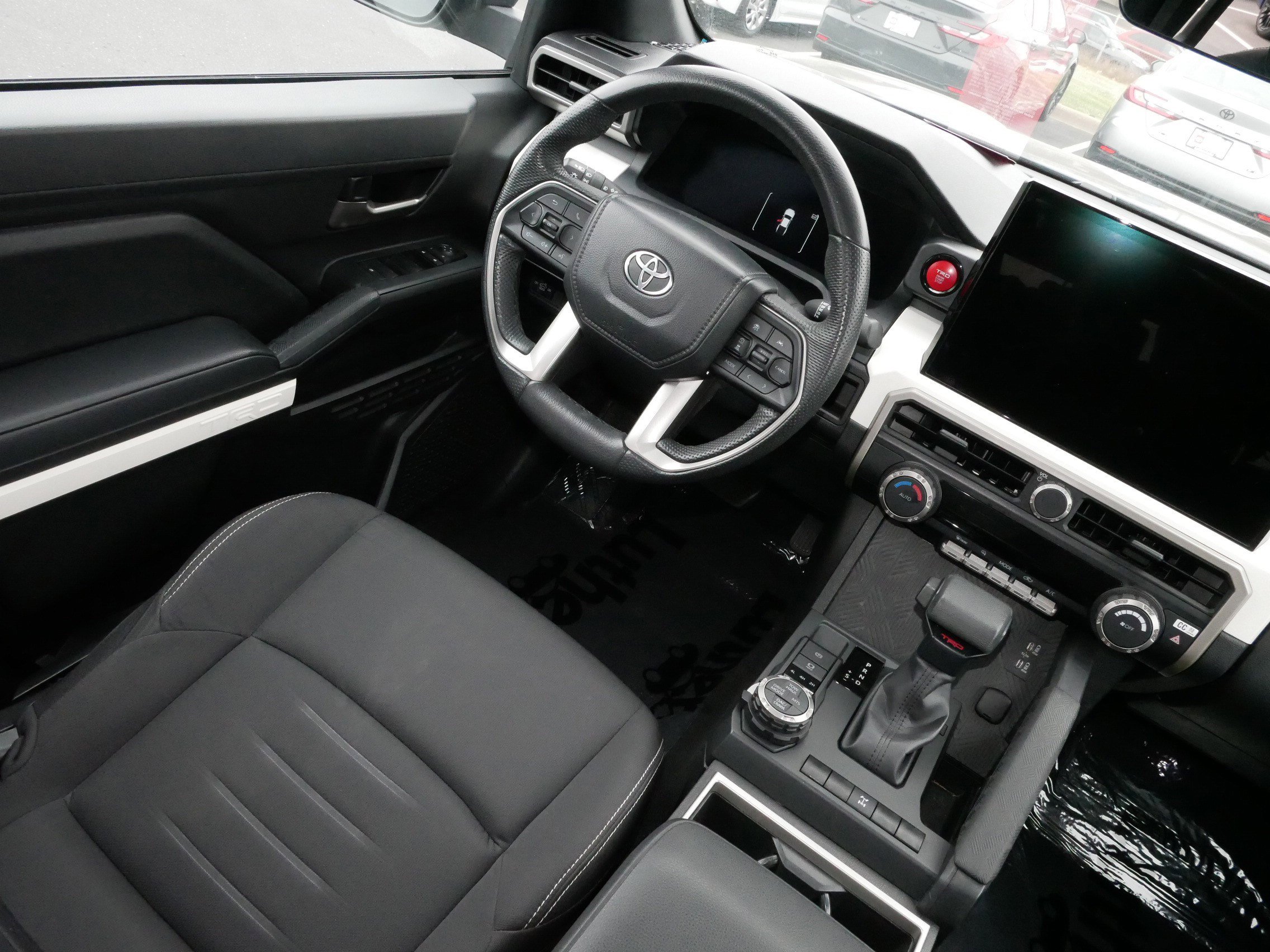 Used 2024 Toyota Tacoma TRD Off-Road image 10